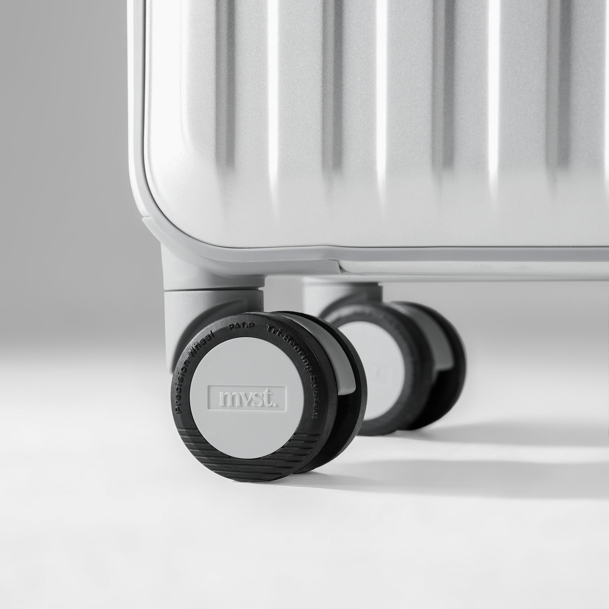 ZERO Collection Aluminum Carry-On